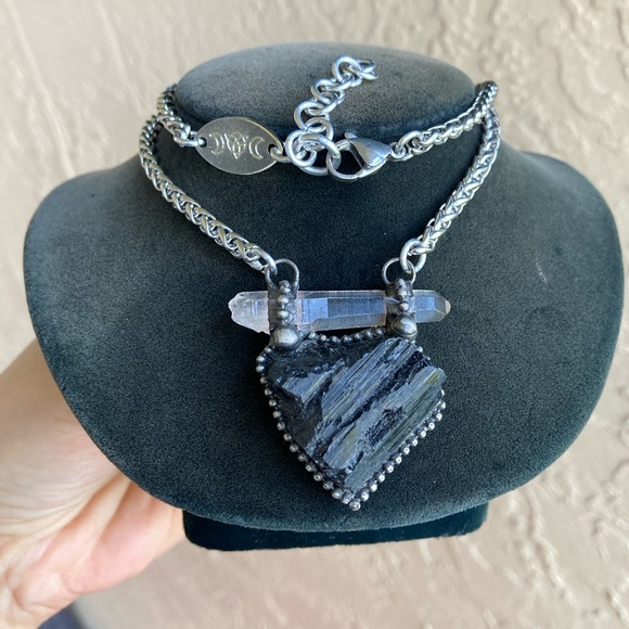 Natural heart shape black tourmaline & crystal quartz charm boho goth necklace - Picture 6 of 13